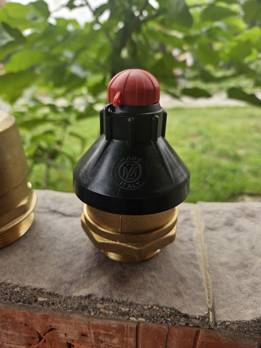 Клапана производство Италия