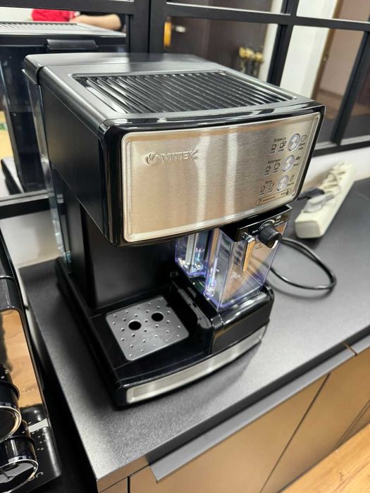 Кофемашина Vitek (рожковая)