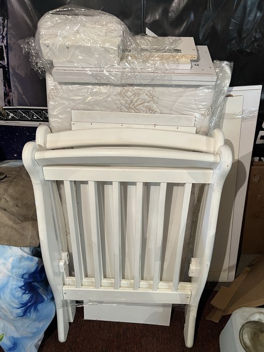 Продам манеж с маятником