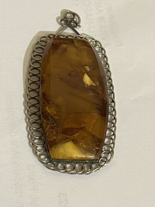 Medalion de chihlimbar pandantiv superb pt cadou