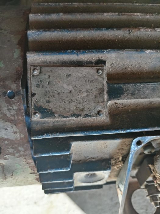 Vând motoare (cnc)si alte care se vad in poze