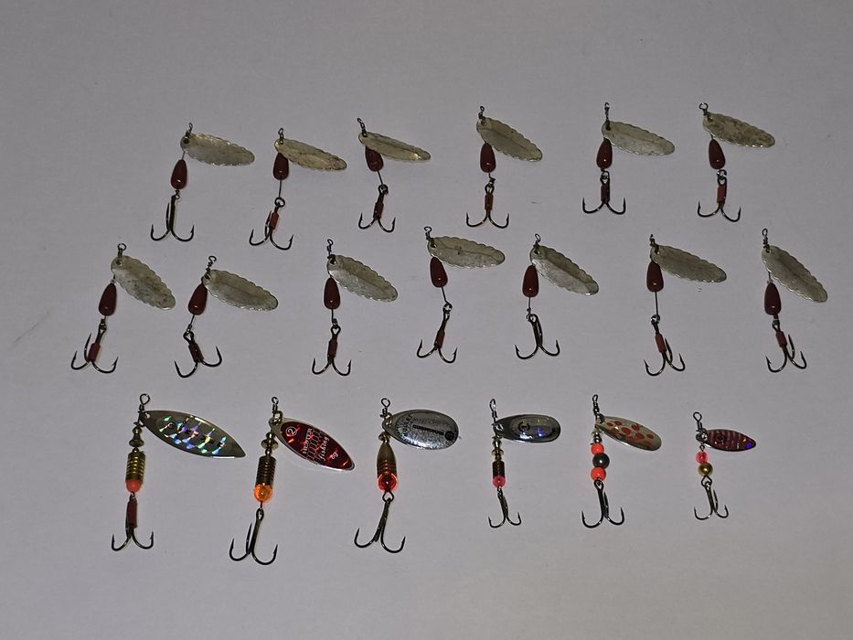 Pachet 19 rotative pentru biban  pastrav  stiuca si alti pesti rapitori