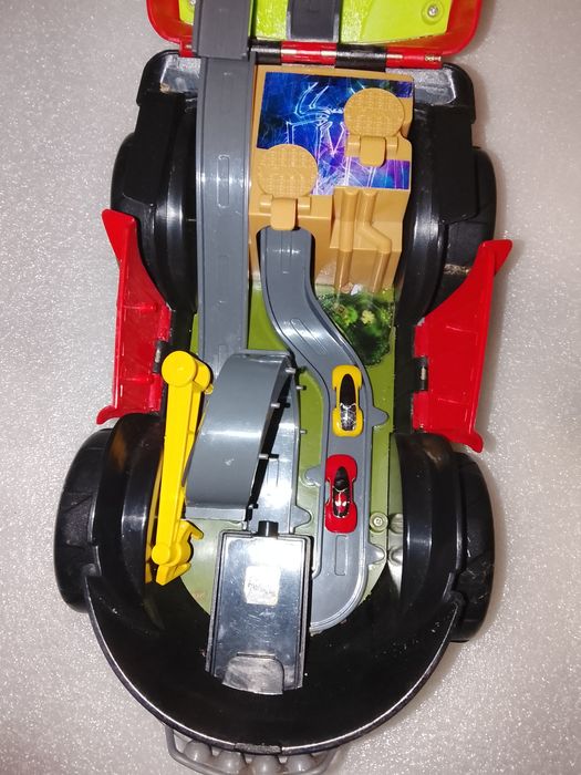 Трансформираща се кола SPIDERMAN