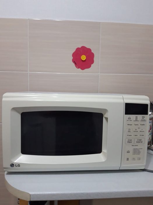 Продам микроволновую печь LG