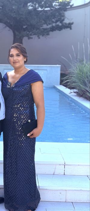 Vand rochie de seara purtata o singura data