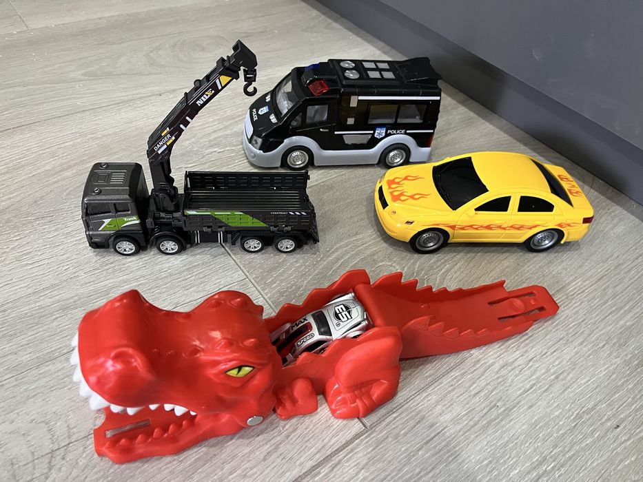 Машинки детские б/у