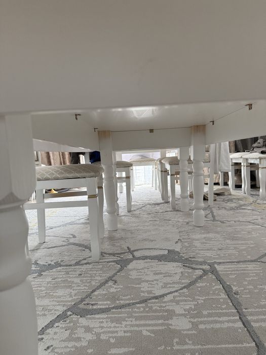 Продается стол в хорошем состаяние