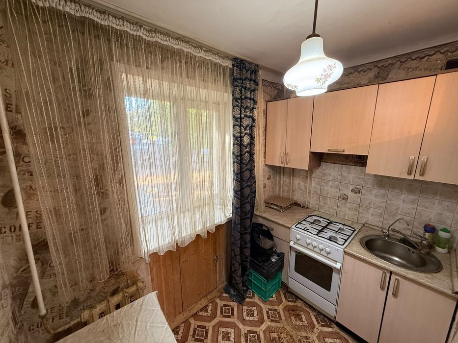 Продам 2хком квартиру район Бэста.