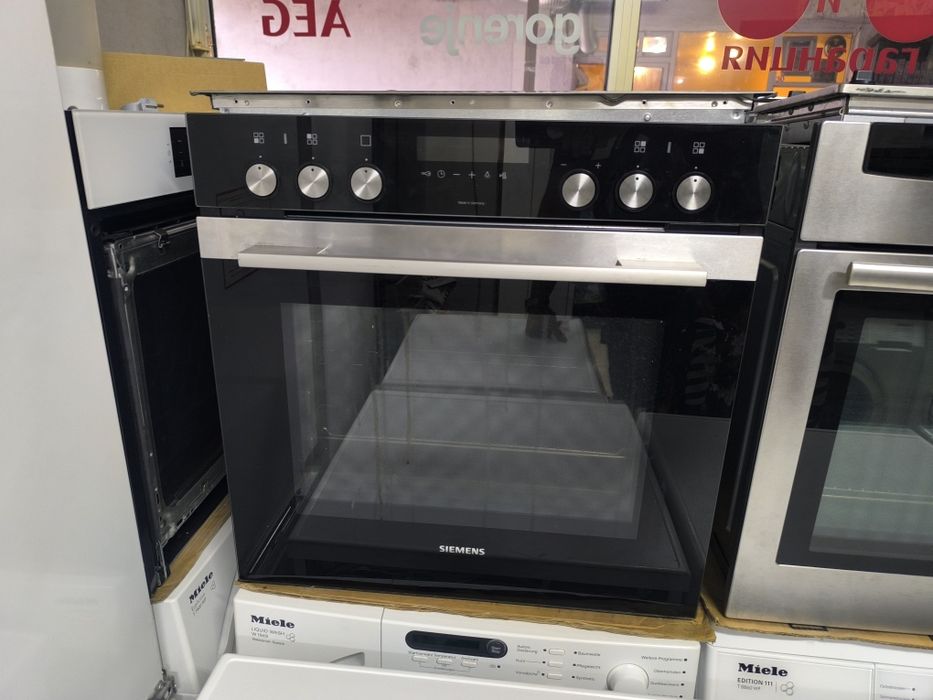 Фурна с котлони Siemens HE378GTS0 - 71 литра . Пиролиза.