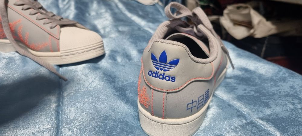 Adidas superstar original 42 size