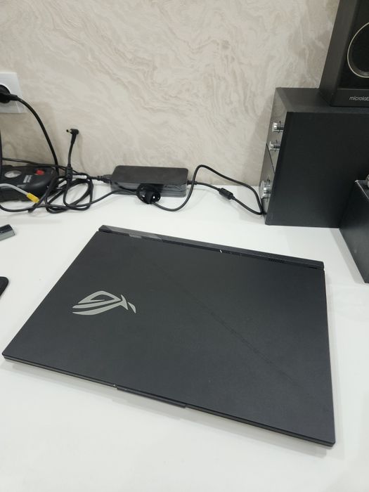 Asus ROG Strix SCAR G18  4090