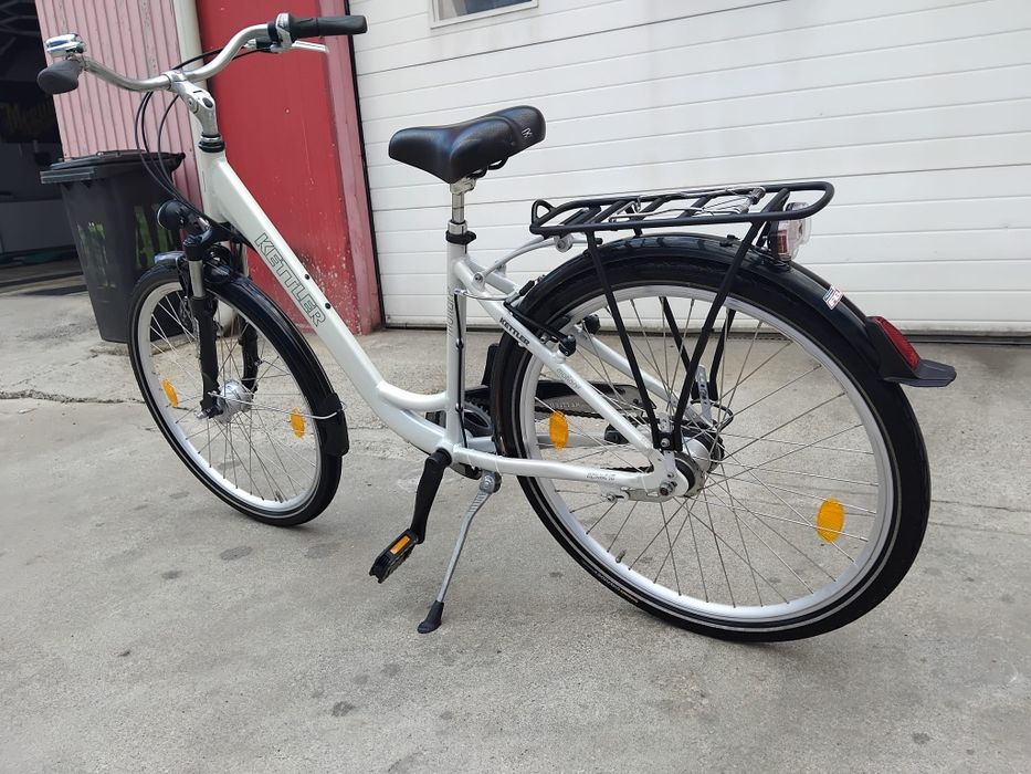Vând bicicleta din aluminiu pentru damă