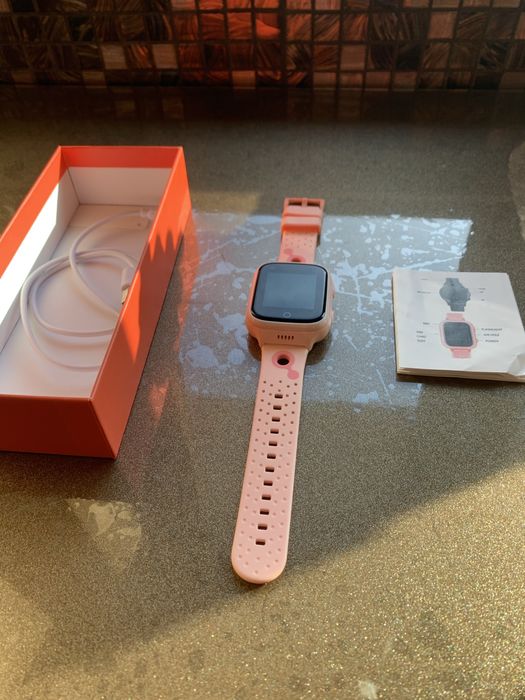 Детски смарт часовник с РАЗВАЛЕН дисплей