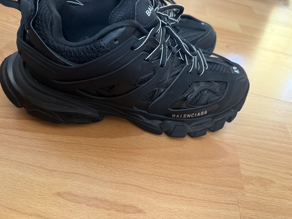 Balenciaga track 43