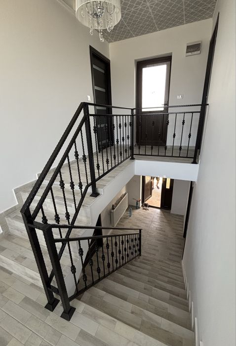 Executam porti , garduri, balustrade si scari metalice