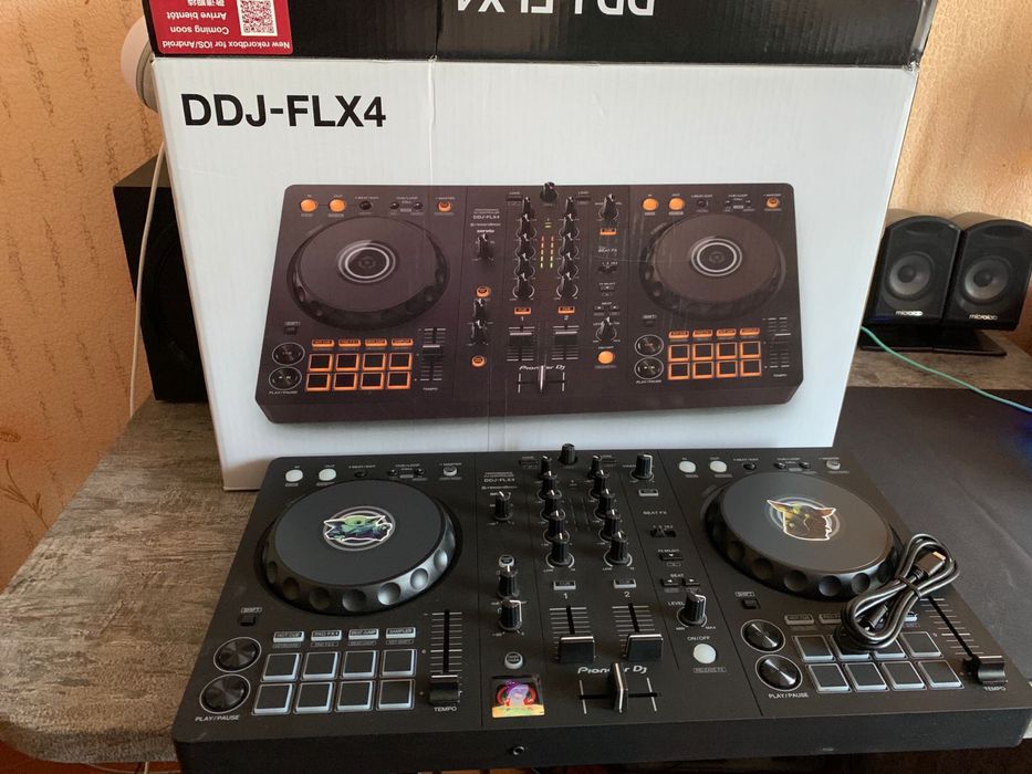J-контроллер Pioneer DJ DDJ-FLX4