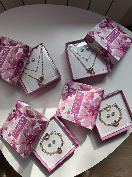 Guess - комплекти
