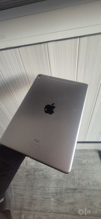 Ipad 9.7 pro inch 96%