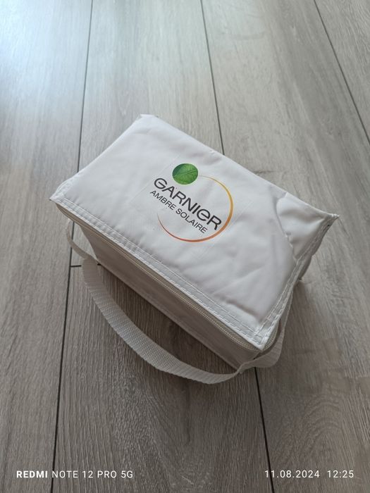 Borsetă termoizolantă pentru cosmetice