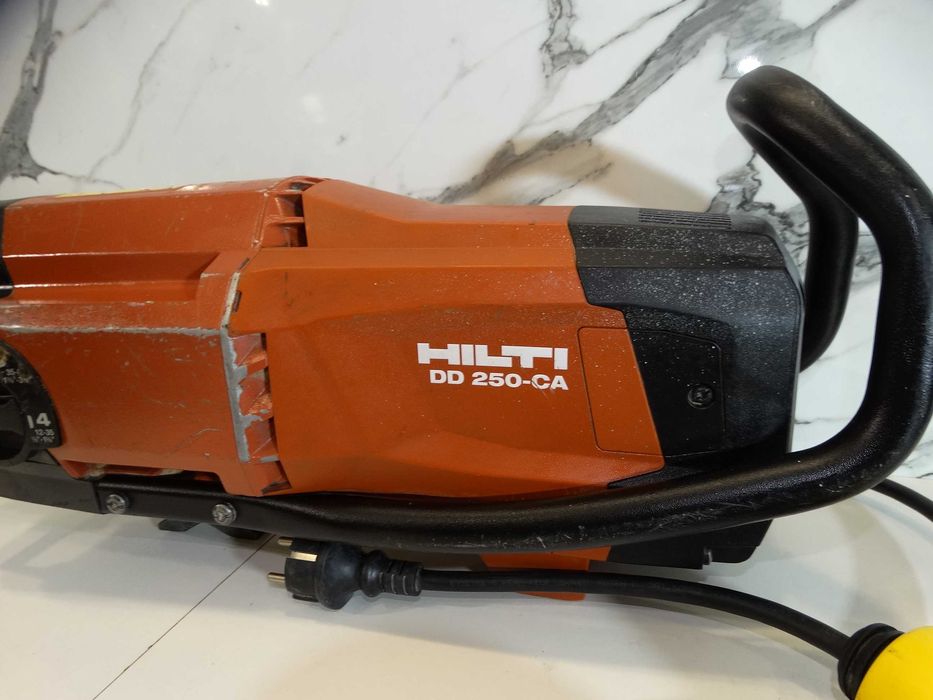 Hilti DD 250 CA - Диамантено пробивна машина
