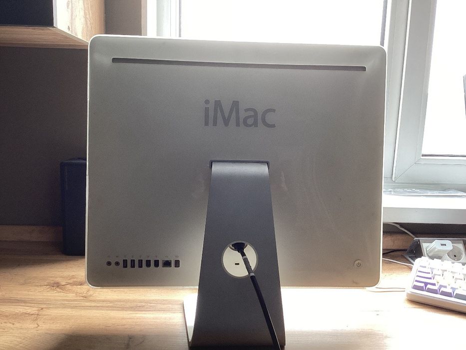 Samsung Galaxy A51 и Apple iMac G5