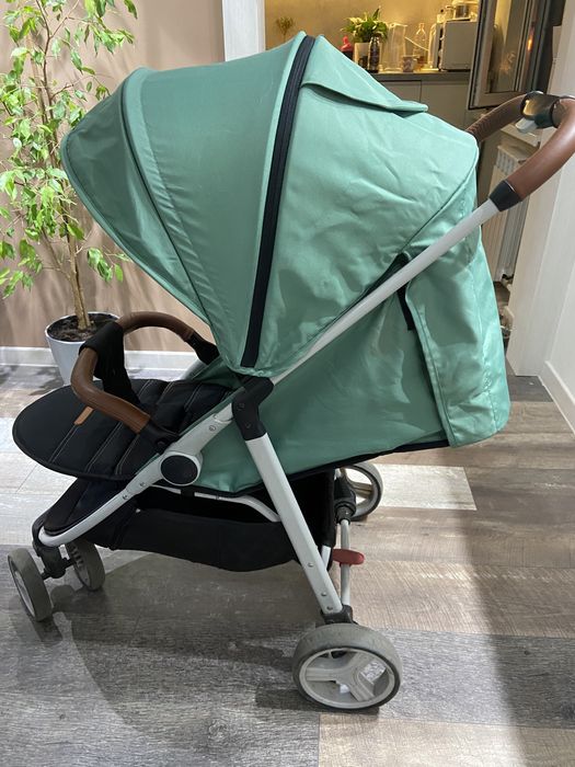 Детская коляска.