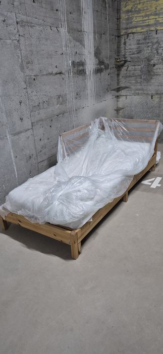 Pat lemn, IKEA, stare foarte bună  200x90, extensibil la 180 x 200