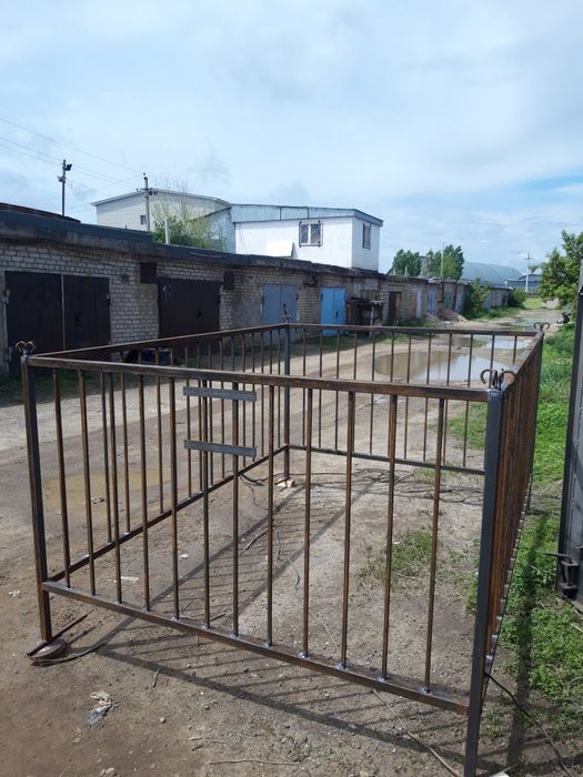 Оградка на кладбище