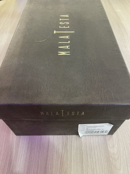 кроссовки кожанные Италия