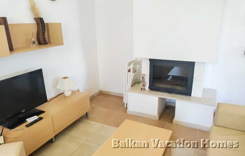 Триетажна къща близо до плажа в Бяла