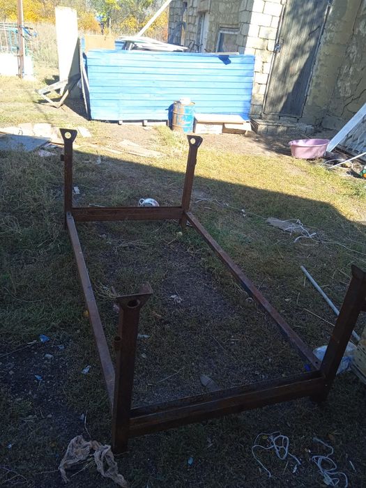 Решетка от балкона и стеллаж