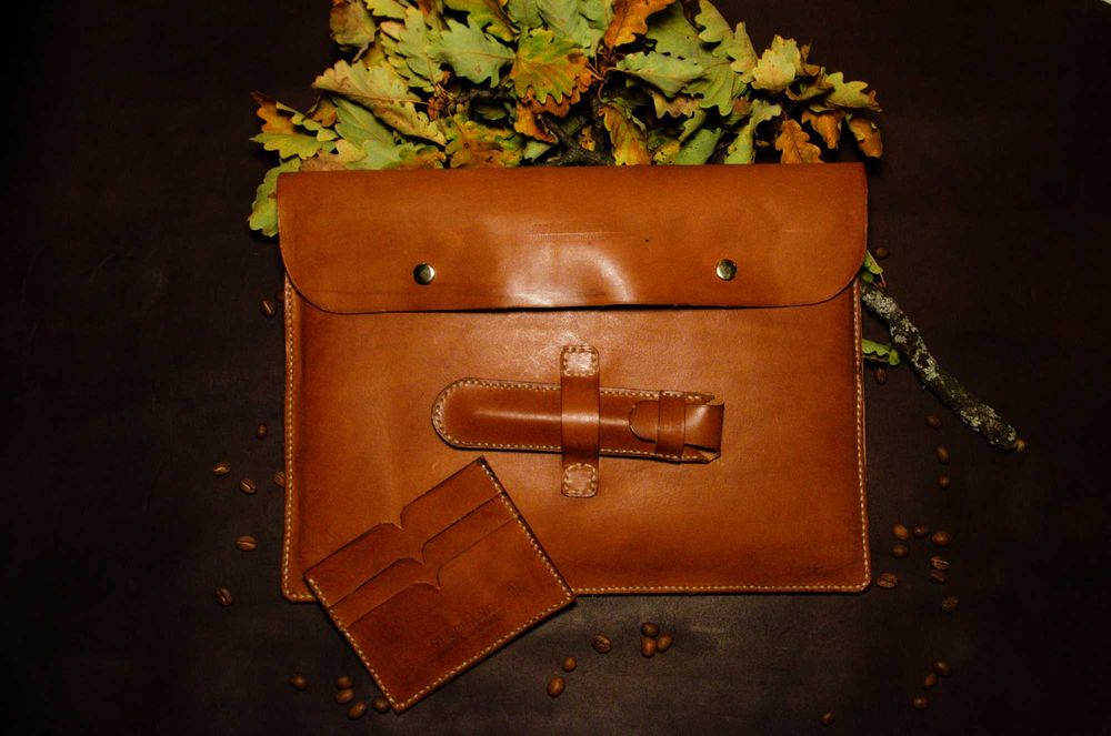 Set business din piele naturala - husa laptop, portcard, husa stilou