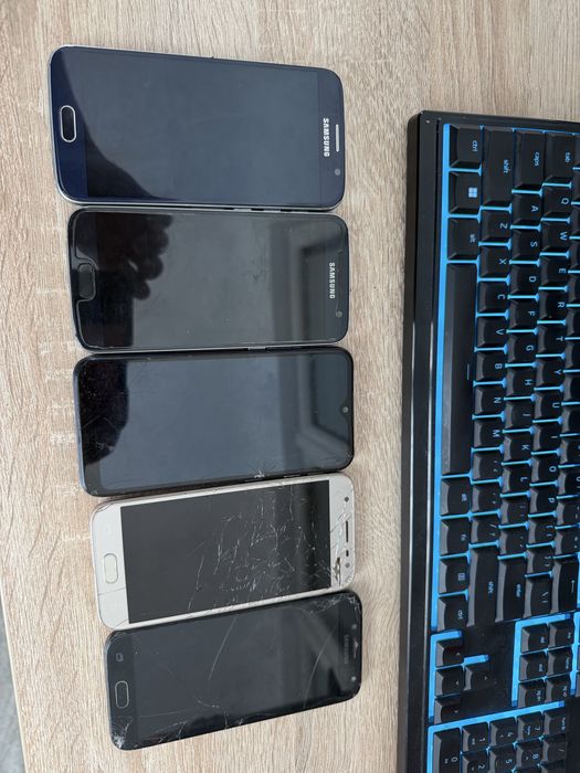 Lot 5 telefoane Samsung de piese