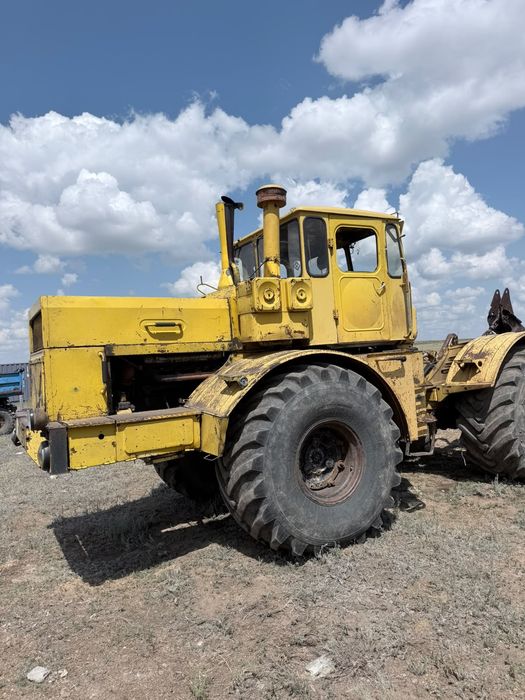 Продам колесный трактор К-700
