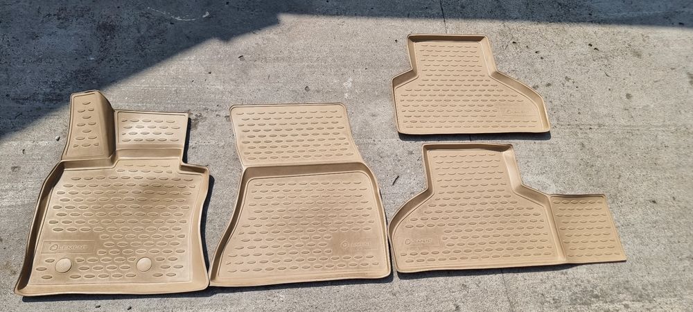 Vând presuri BMW F15 F16 X5 X6 bej