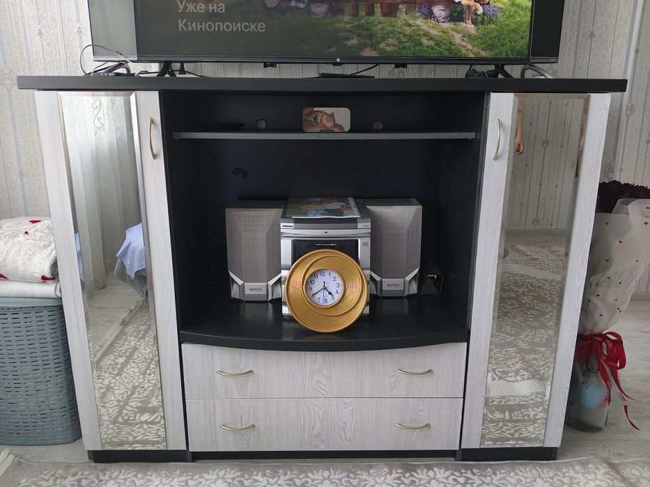 Продам тумбу и шкаф