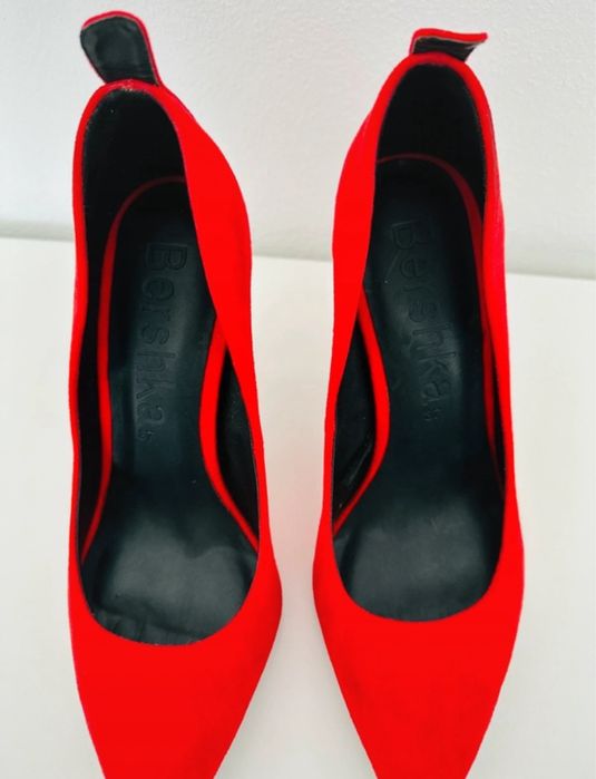 Pantofi Bershka marimea 37