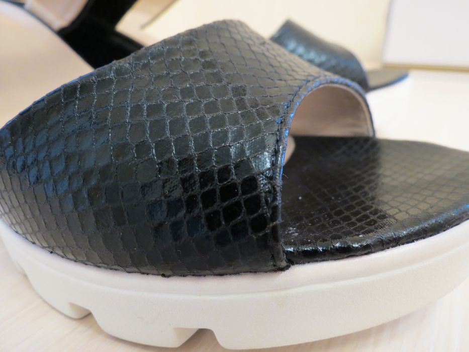 Босоножки женские