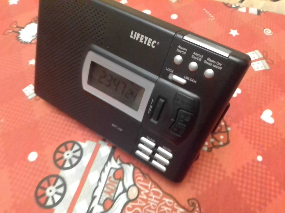 Радио с часовник LIfetec.