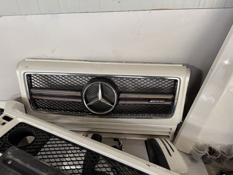 Части Mercedes G class W463 решетка механезъм за прозорец броня огледала стопове вежди
