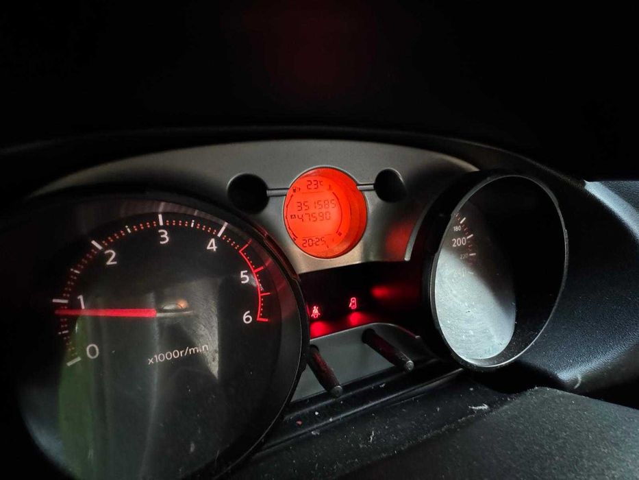 Nissan qashqai. An 2008