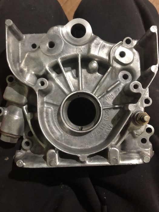 Маслонасос ауди 2.6, 2.8 оригинал СРОЧНО