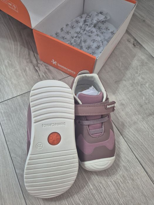 Adidasi Biomecanics 25, noi