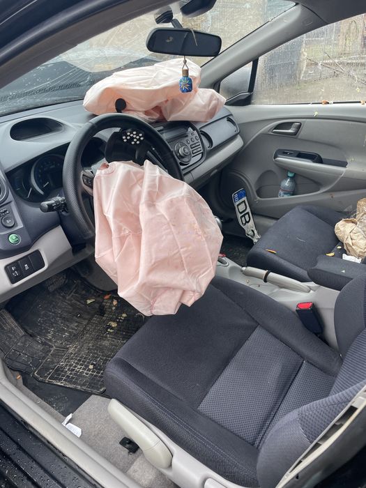 Honda Insight accdidentata