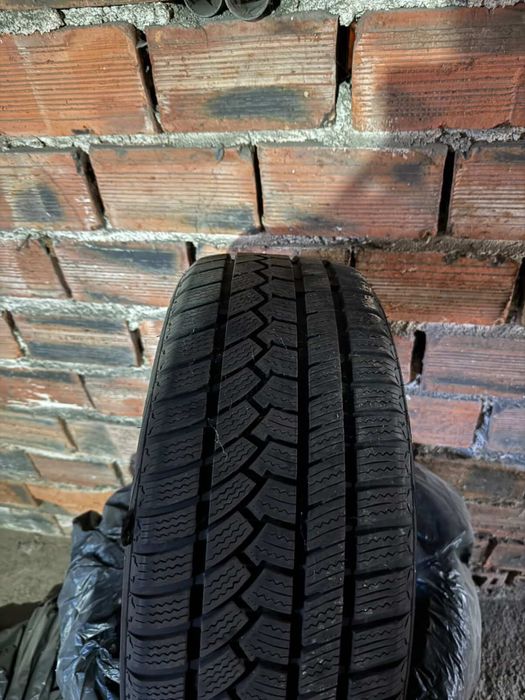 Гуми зимни 225/45/17 Sunfull