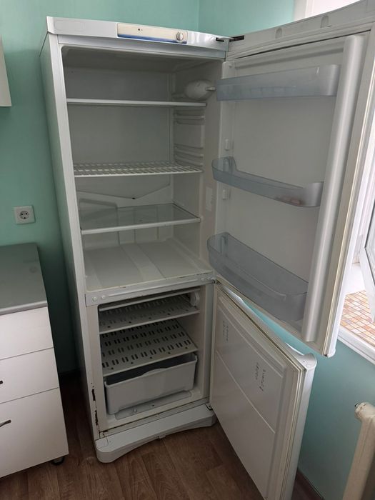 Холодильник бу продам