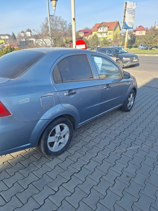 Vând Chevrolet Aveo