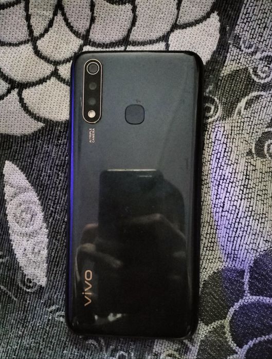 Смартфон Vivo y19