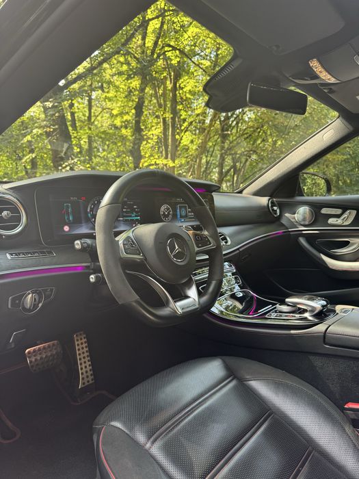 Mercedes E43 AMG