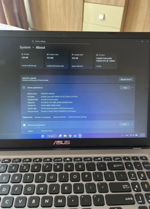 Laptop Asus ( negociabil)